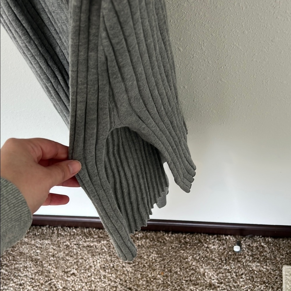 Gray Ribbed Knit Dress - Picture 3 of 5